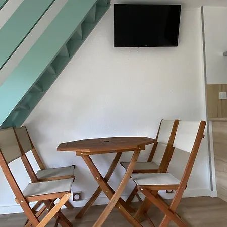 Holiday home Port - Maison Renovee Avec Jardin A 150 M Du Lac